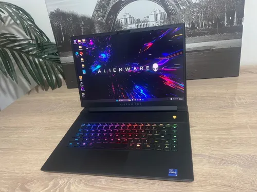 DELL ALIENWARE M16 I9 13900HX -16 Go- 1TB SSD -16 pouce - RTX 4080 12 GB - Rétro éclairé .