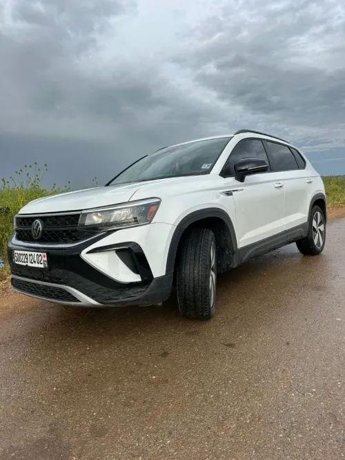 Volkswagen Taos 2024 