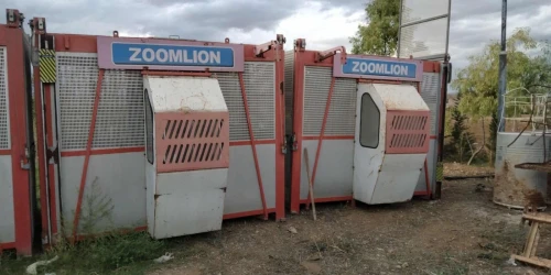 Monte charge Zoomliom