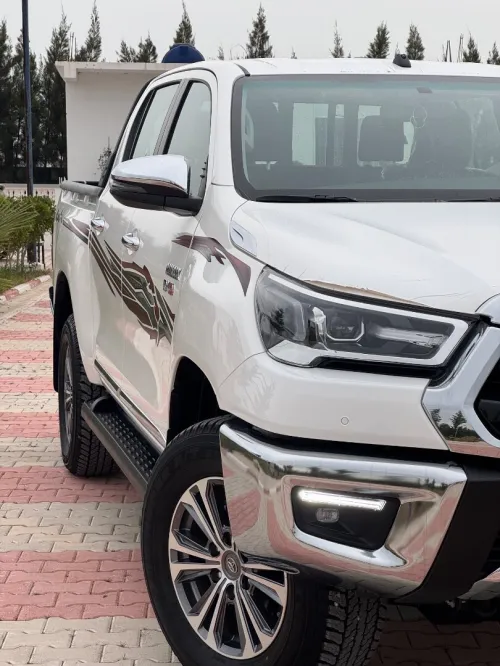 Toyota Revo  2025 