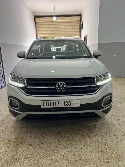 Volkswagen TACQUA 2025 R line