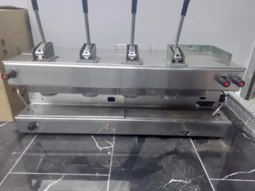 Machine à café pour cafétéria