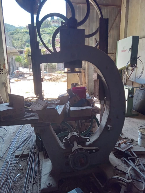 Scier a ruban 80 guillet