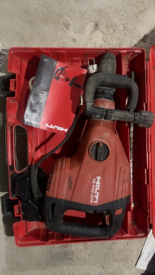 Hilti 1300w  marteau piqueur