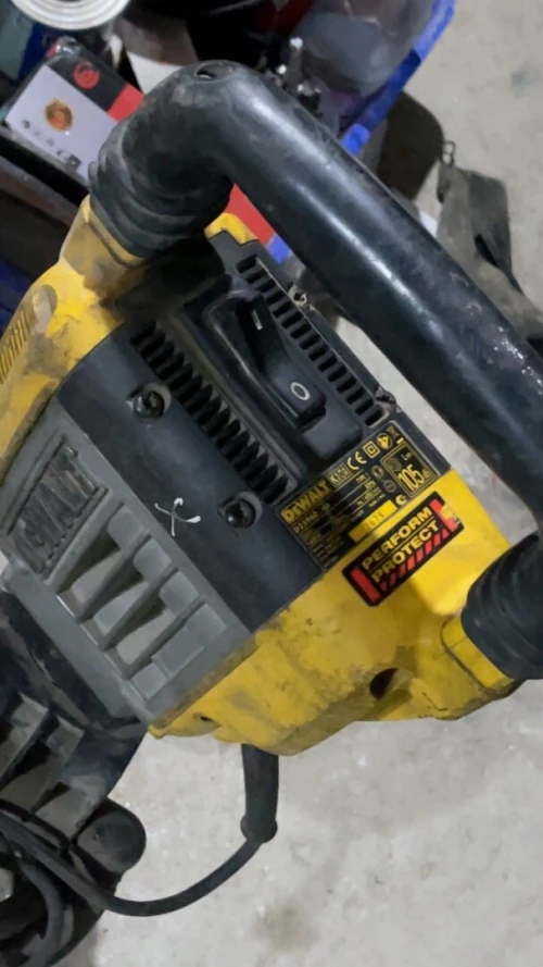 Marteau piqueur dewalt 1600w