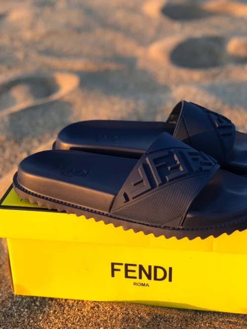 Claquettes Fendi
