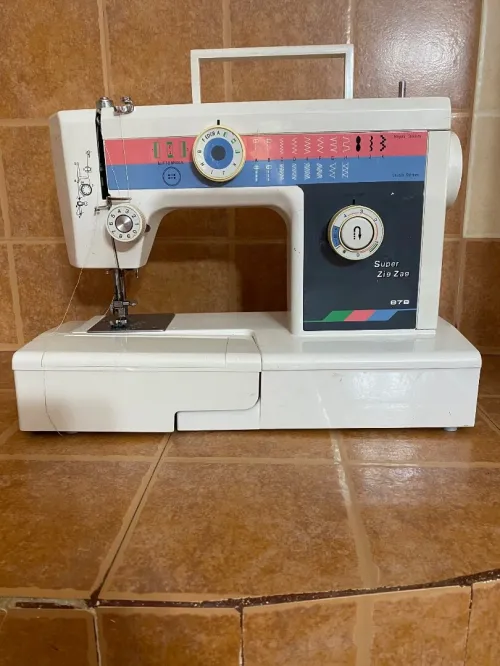 Machine a coudre super zigzag