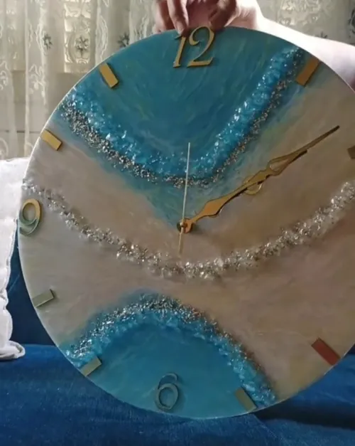 ساعة حائط من الريزين montre en résine 