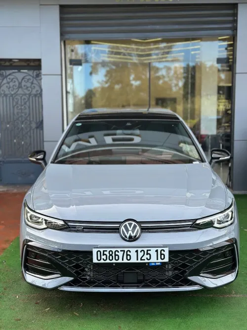 Volkswagen Golf 8 2025 R Black Edition 