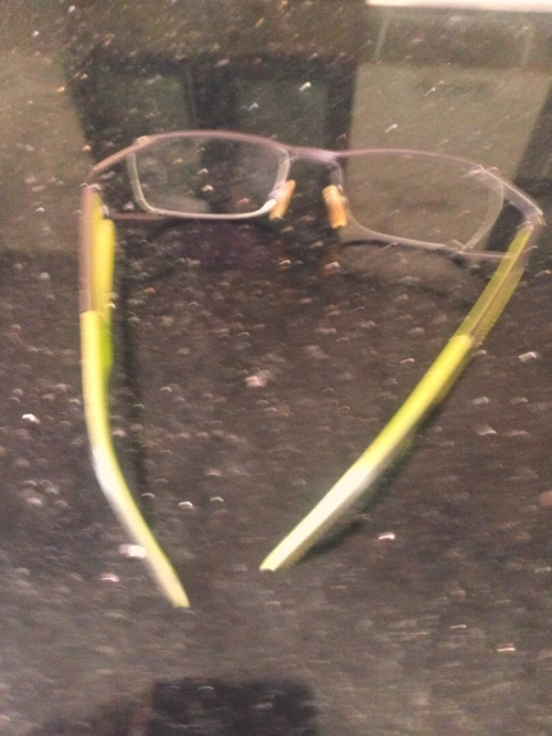 Cadre de lunette vert clair marque Ives CoGan