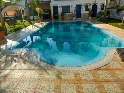 Construction, maintenance, rénovation et entretien de piscines