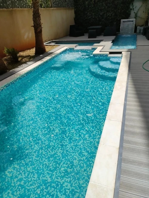 Construction, maintenance, rénovation et entretien de piscines
