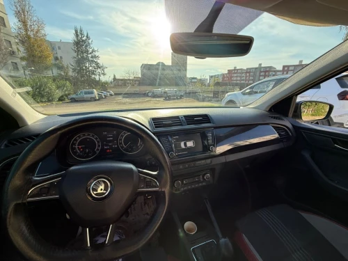 Skoda Fabia 2017 Style (avec toit panoramique)