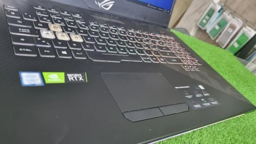 Asus rog Strix scar II GL704GW i7-8750H 16gb ram 256ssd 1to HDD Rtx 2070 8GB