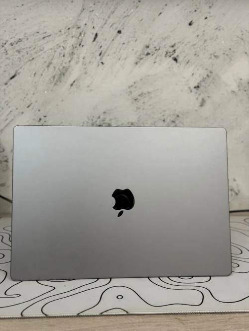 Mac book m1 max 16 inch battery 100 % etat 1000/10 32gb/1tb