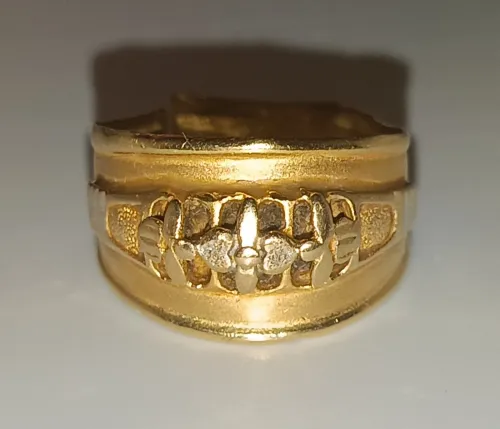 Or 21 carats poids 4,2 grammes (cassé)