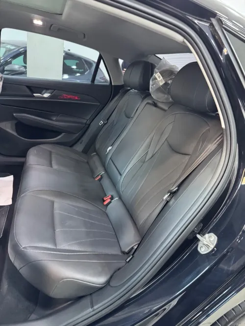 Volkswagen Passat 2025 Pro