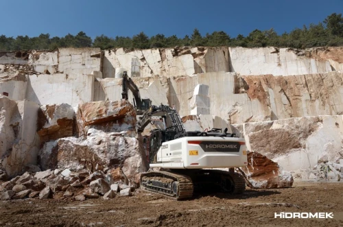 HIDROMEK Pelle à hydraulique chenille 390 LC 
