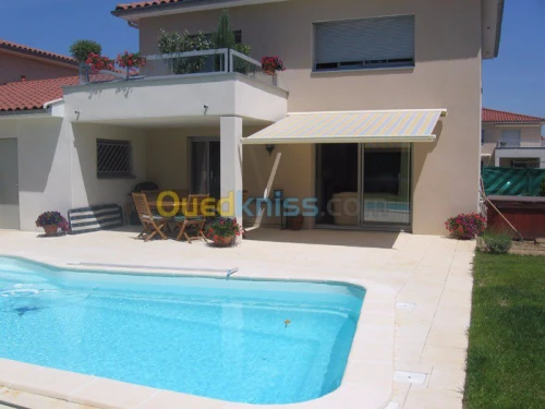 TINDA , STORES EXTERIEURS