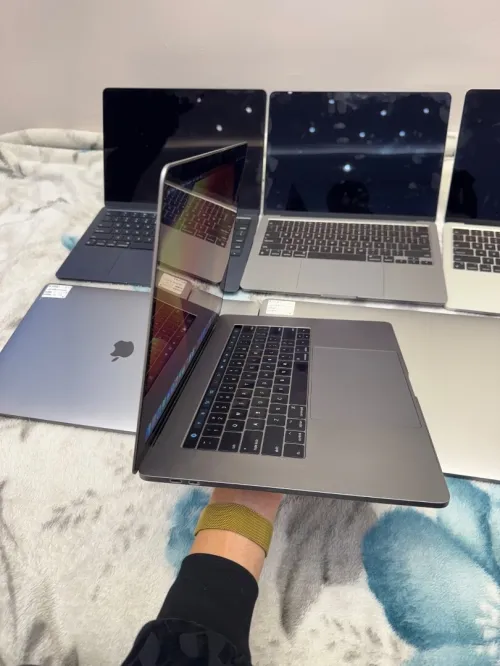 Macbook pro 2017 i7 16/256g