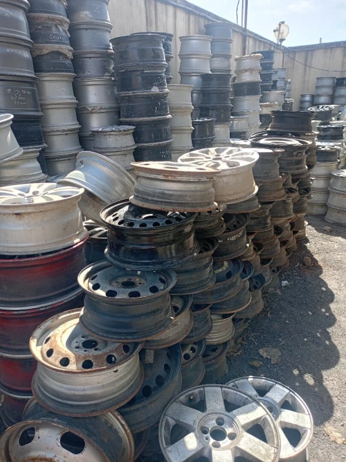 Alliage par pièces originales et chinois