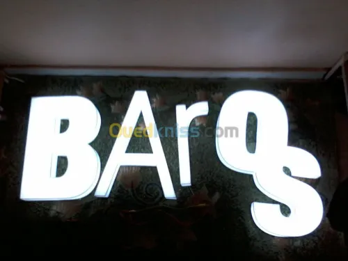 fabrication d'enseigne lumineuse a led