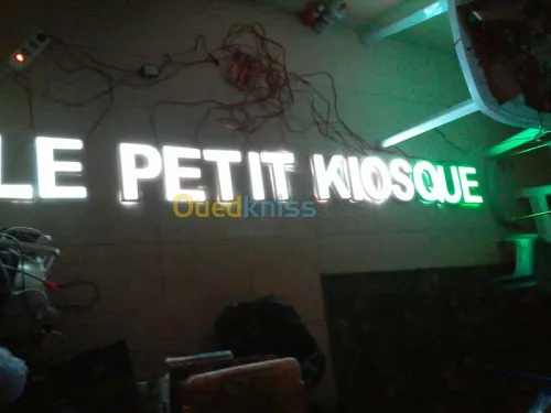 fabrication d'enseigne lumineuse a led