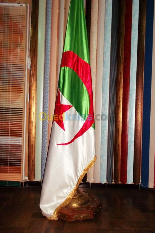 Commerces les drapeaux algerien 