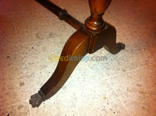 Table basse style anglais dessus cuir