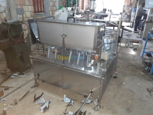 Remplisseuse produits détergent 