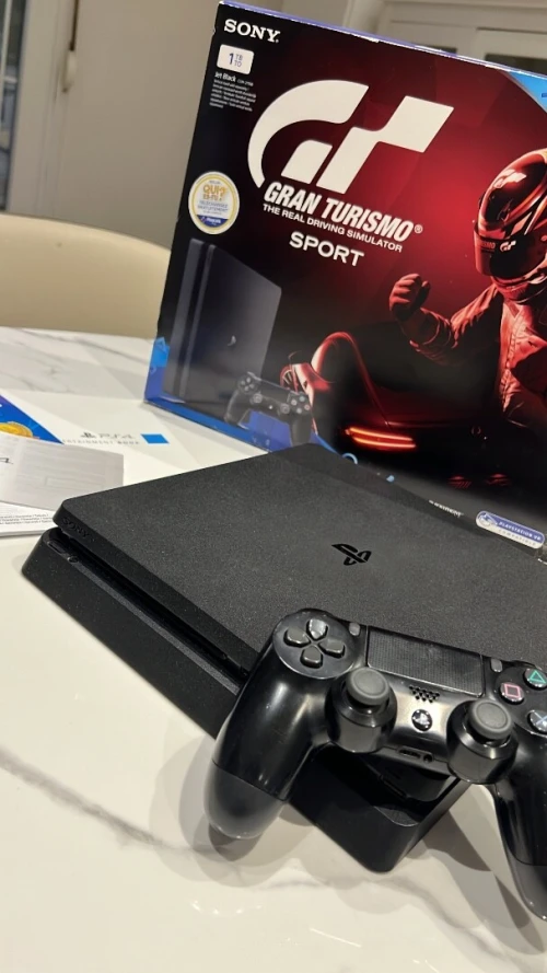 Ps4 slim 1T flache
