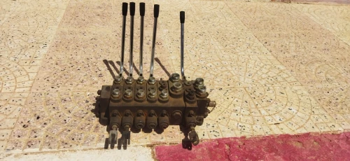 Distributeur grue sany 