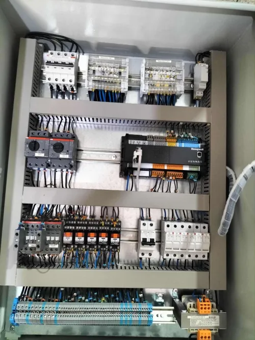 Électricité industrielle et maintenance machines Programmation machines industrielles 
