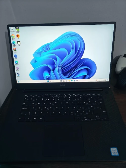 Dell XPS 15 7590 GTX 1650 8/256