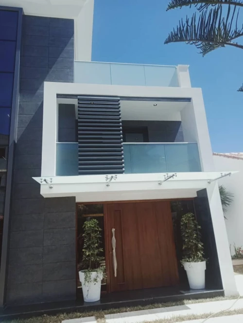 PORTES ET FENÊTRES EN ALUMINIUM