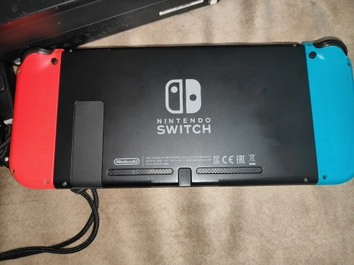 Nintendo switch V2 2021 flashée puce 128 go excellent état + mode online