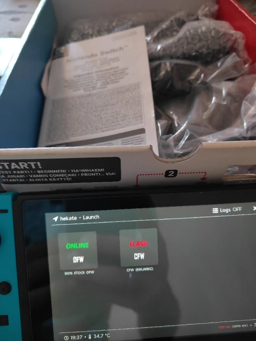 Nintendo switch V2 2023 flashée puce 128 go excellent état + mode online