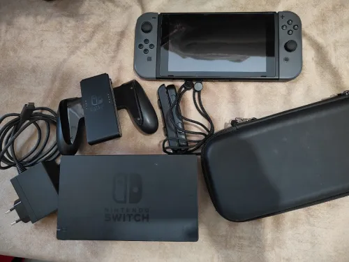 Nintendo switch V2 2020 flashée puce 128 go excellent état
