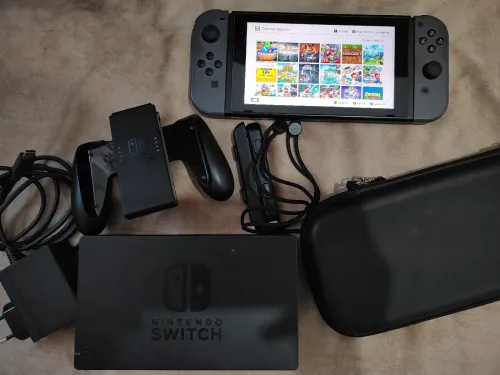 Nintendo switch V2 2020 flashée puce 128 go excellent état