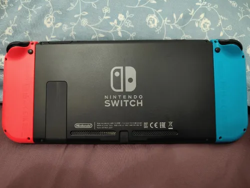 Nintendo switch V2 2021 flashée puce 128 go excellent état + mode online