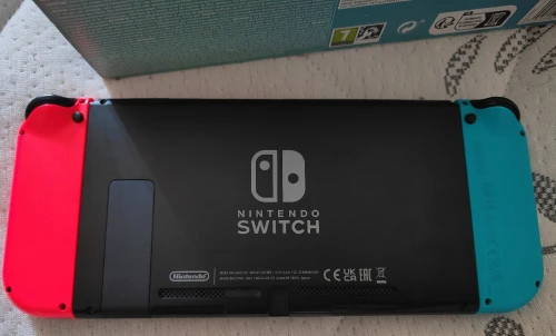 Nintendo switch V2 2023 flashée puce 128 go excellent état + mode online