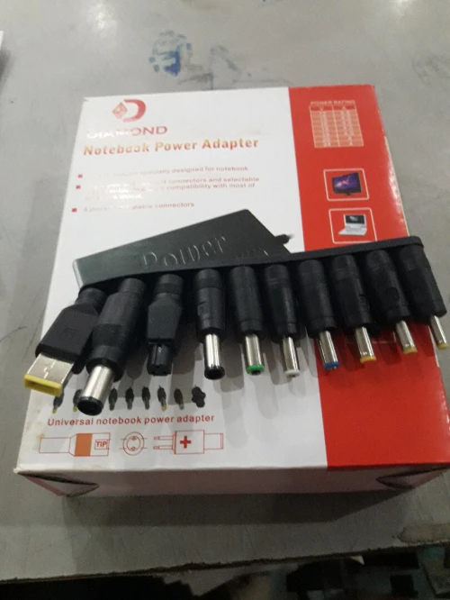 CHARGEUR UNIVERSEL POUR LAPTOP