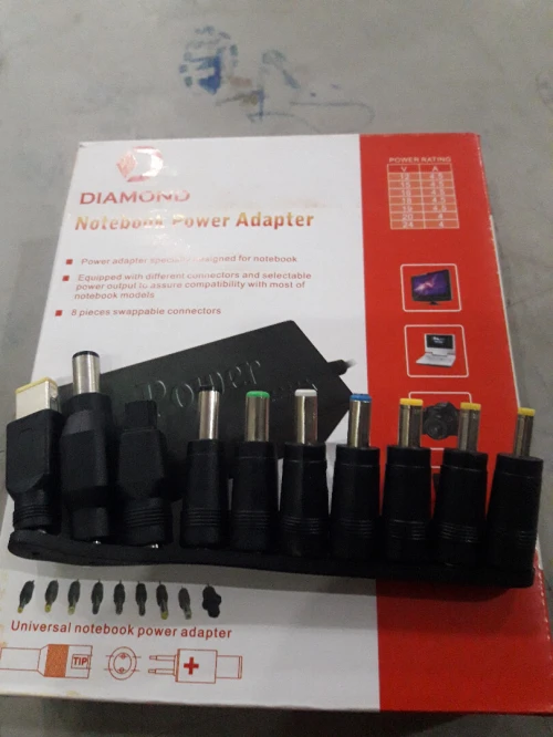 CHARGEUR UNIVERSEL POUR LAPTOP