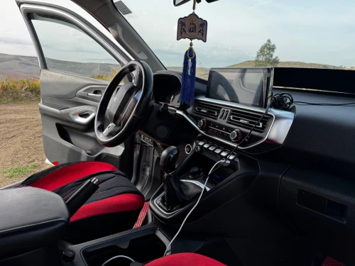Peugeot PEUGEOT Landtrek 2022 (أقرا لتحت) 2022 