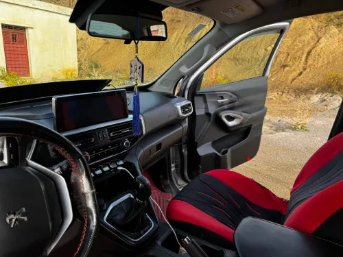 Peugeot PEUGEOT Landtrek 2022 (أقرا لتحت) 2022 