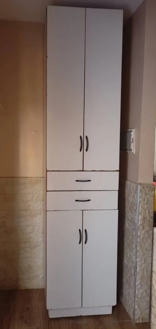 Meuble il range tous votre vaisselle et truc