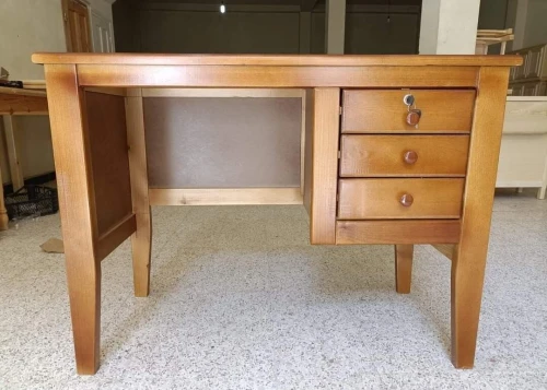 bureau bois rouge solide