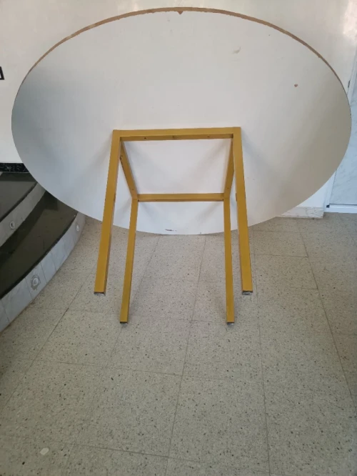 Table ronde salle des fêtes