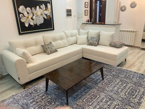 Salon d'angle avec un  revêtement en tissu haut de gamme ,Pieds en bois
