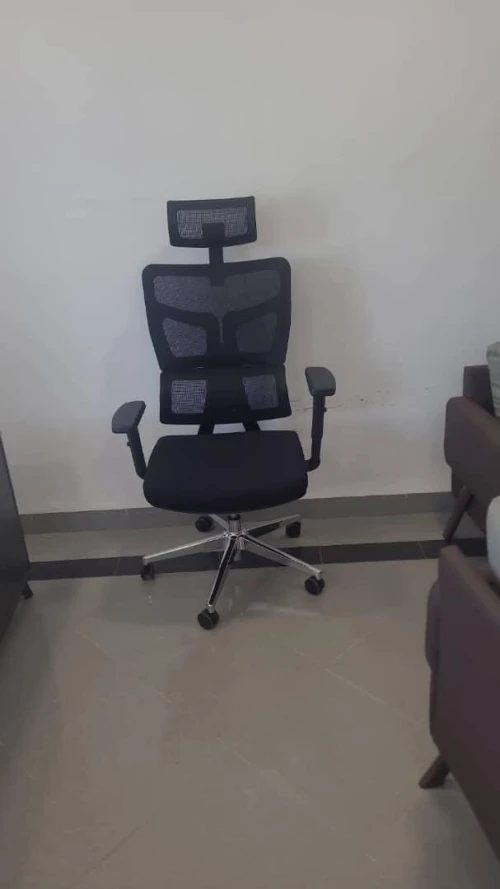 Chaise opérateur ergonomique haut de gamme réglable, en filet  avec soutien lombaire, noir ou gris